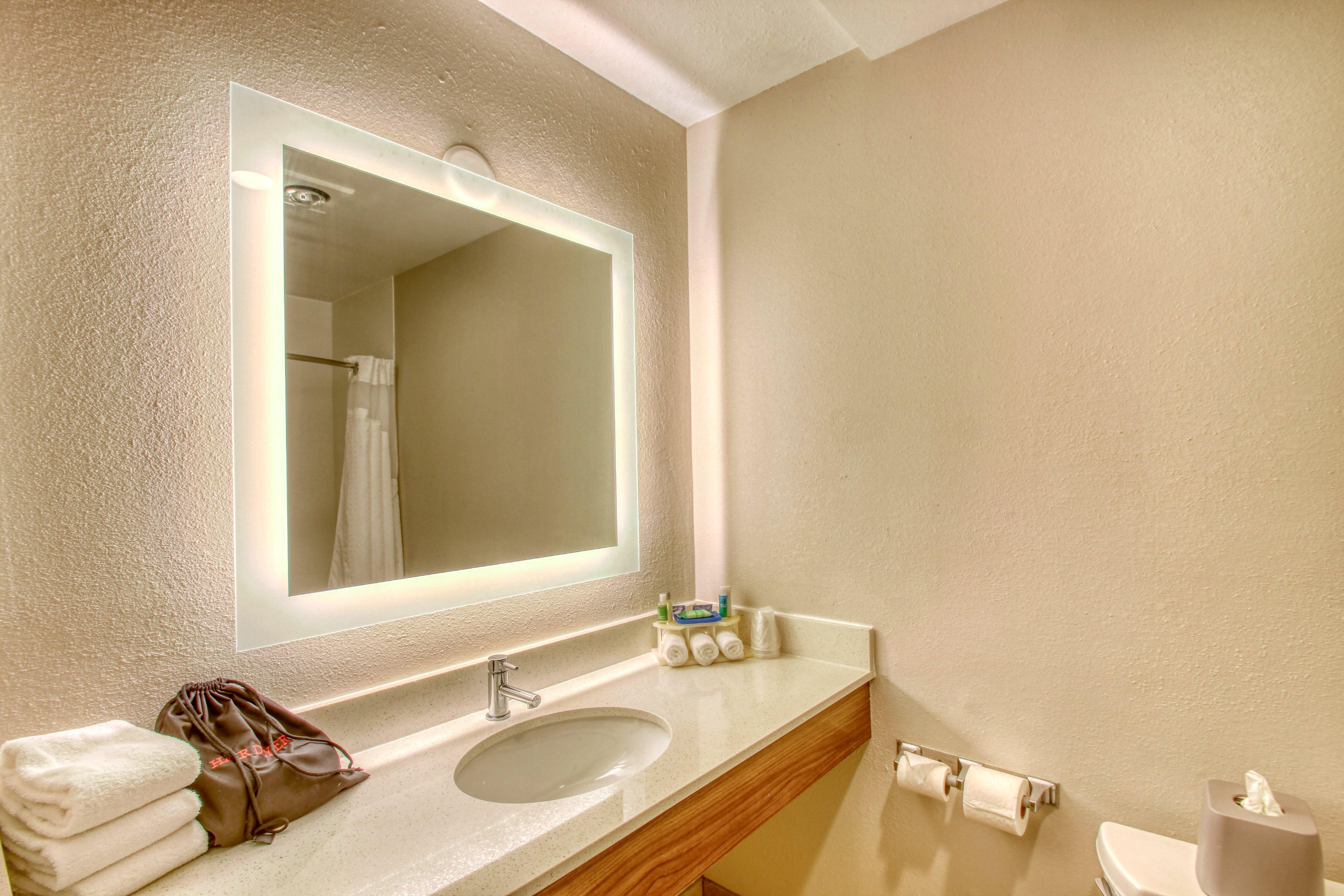 Holiday Inn Express Hotel & Suites Oshkosh - State Route 41 By Ihg Exterior photo