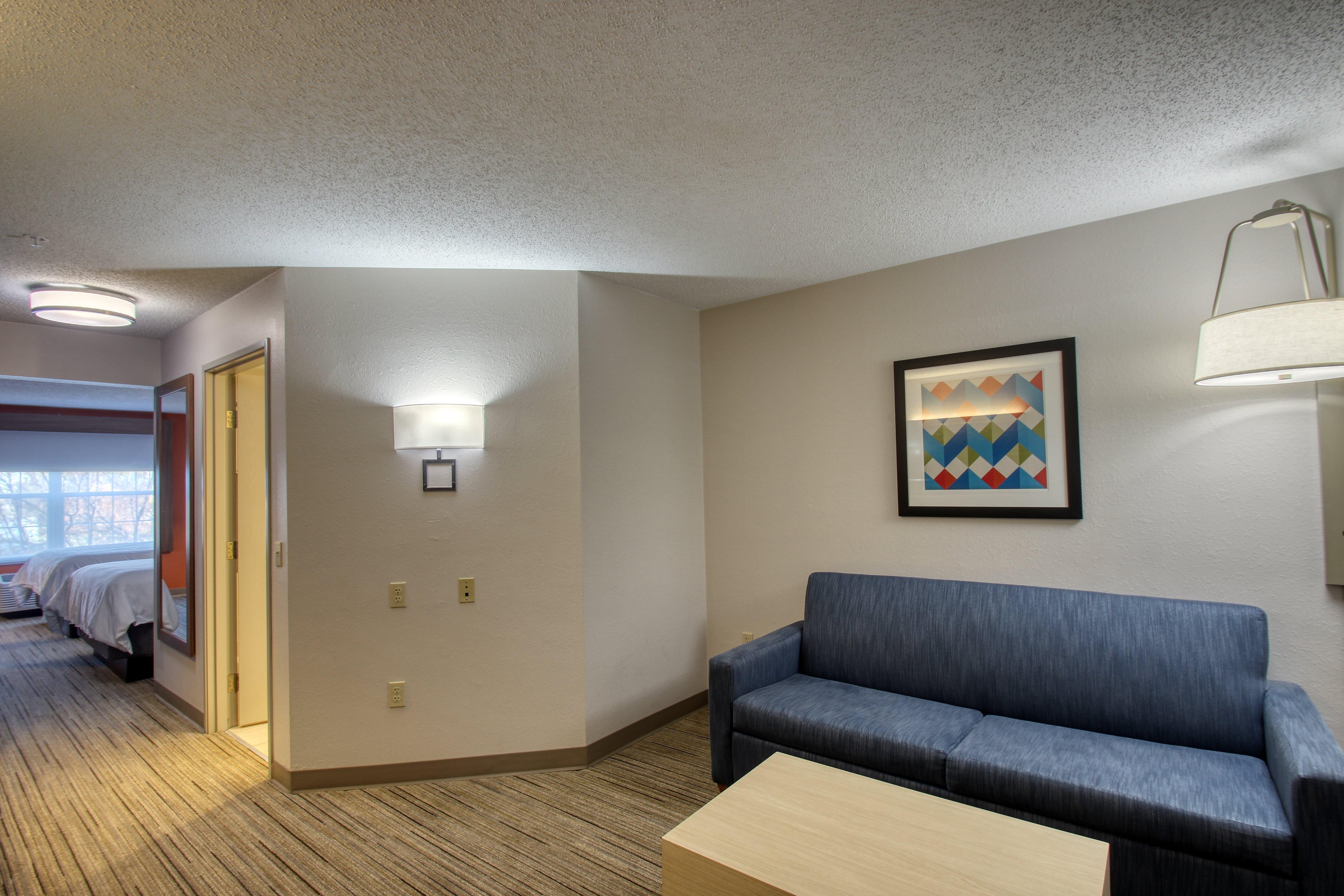 Holiday Inn Express Hotel & Suites Oshkosh - State Route 41 By Ihg Exterior photo